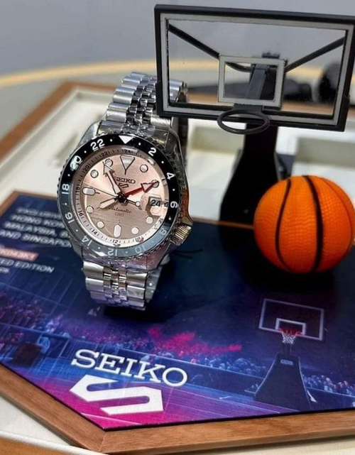 Load image into Gallery viewer, SEIKO 5 Sports GMT &#39;SLAM DUNK&#39; SSK043 SSK043K SSK043K1 Thong Sia Limited Edition of 1,300 Pcs.
