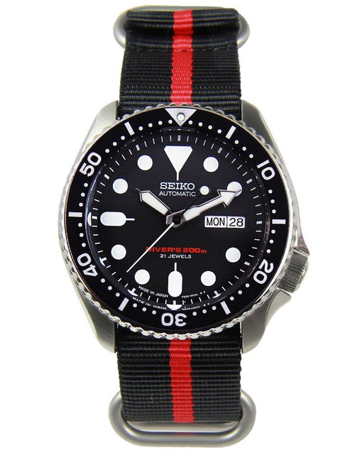Load image into Gallery viewer, Seiko Automatic 200M Analog Mens Dive Watch with Extra Strap SKX007J SKX007J1
