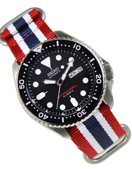 Load image into Gallery viewer, Seiko Automatic WR200M Gents Dive Watch w/ Extra Strap SKX007J1 SKX007J
