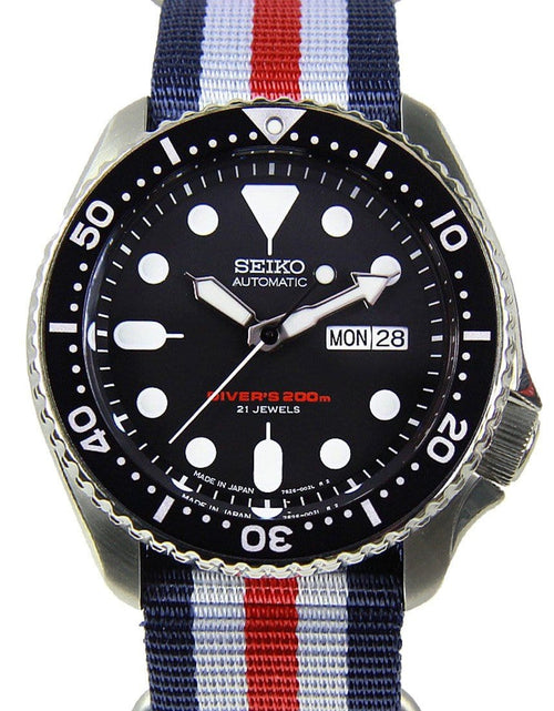 Load image into Gallery viewer, Seiko Automatic Gents Day Date Watch with Extra Strap SKX007J1 SKX007J

