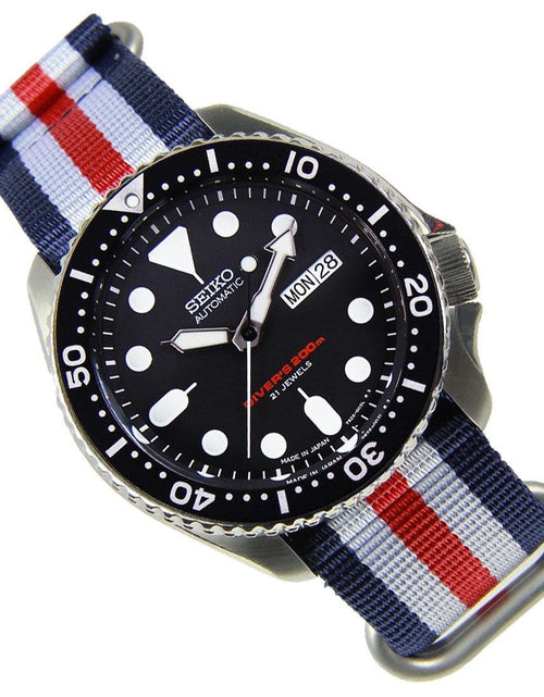 Load image into Gallery viewer, Seiko Automatic Gents Day Date Watch with Extra Strap SKX007J1 SKX007J
