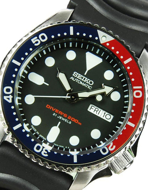 Load image into Gallery viewer, SKX009J SKX009J1 Seiko Automatic 21 Jewels Male Divers Watch w/ Extra Strap
