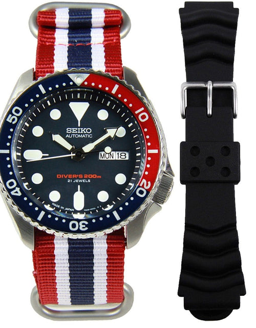 Load image into Gallery viewer, Seiko SKX009J1 SKX009J Automatic Male Divers Watch w/ Extra Strap
