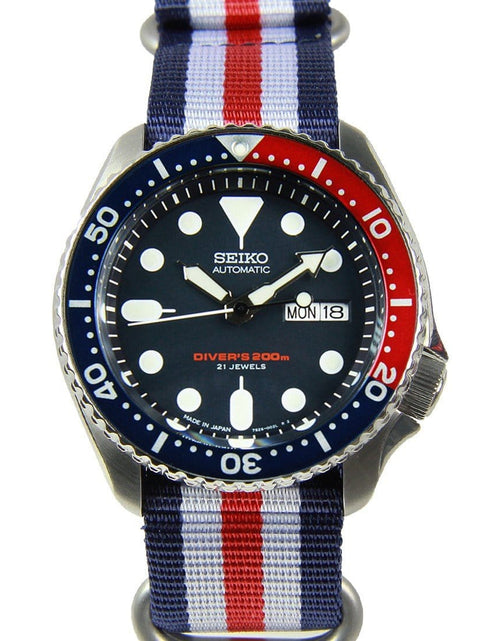 Load image into Gallery viewer, SKX009J1 SKX009J Seiko Automatic Blue Dial Male Divers Watch + Extra Strap
