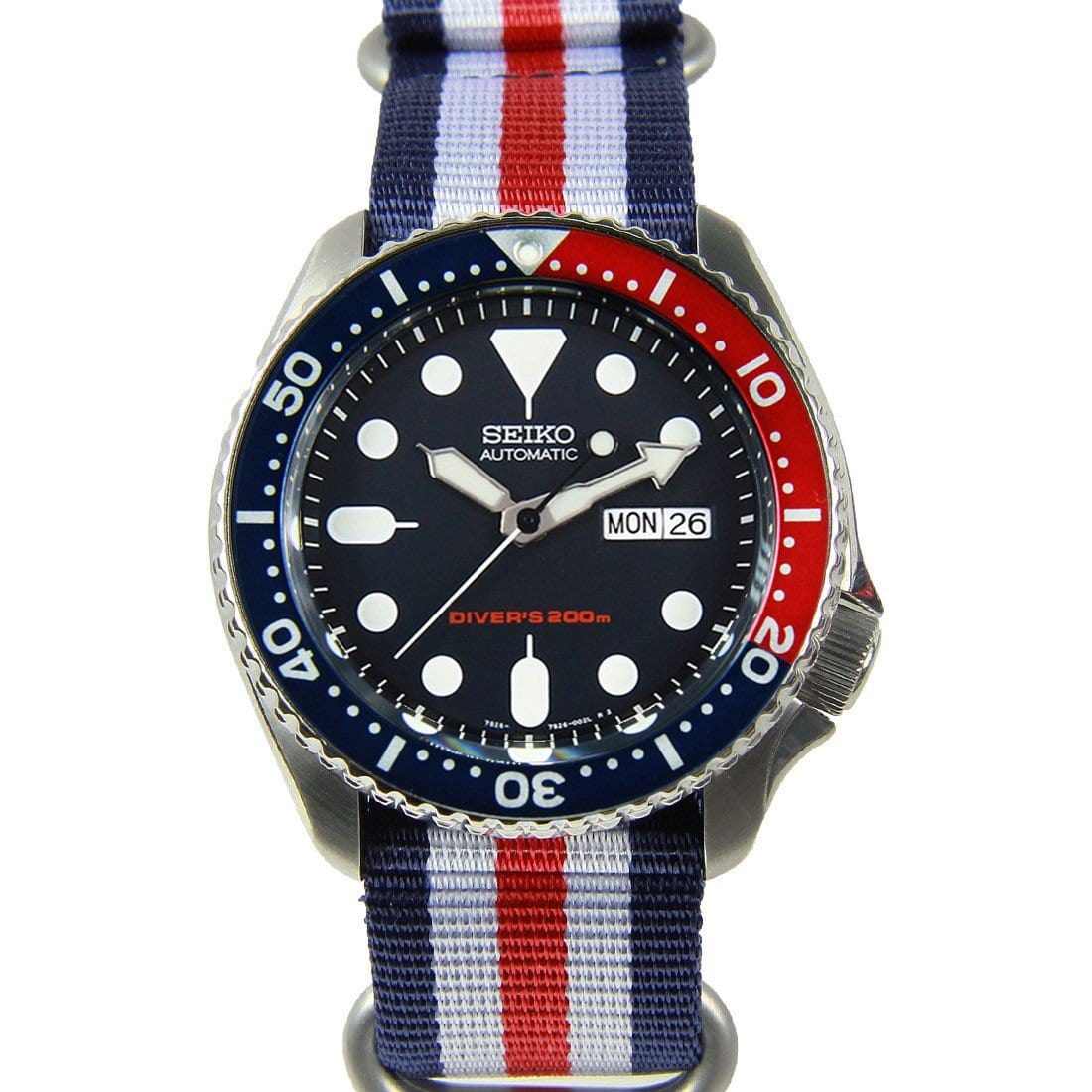 SKX009K1 SKX009K Seiko Automatic Day Date Male Divers Watch with Extra Strap