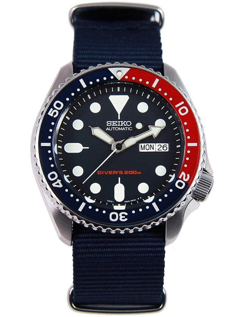 Load image into Gallery viewer, SKX009K1 SKX009K Seiko Automatic Analog Blue Dial Mens Dive Watch with Extra Strap
