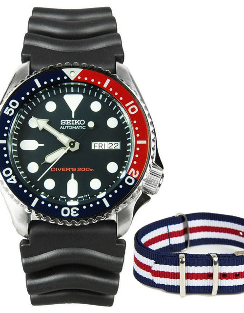 Load image into Gallery viewer, SKX009K1 SKX009 Seiko Automatic Blue Dial Mens Dive Watch with Extra Strap
