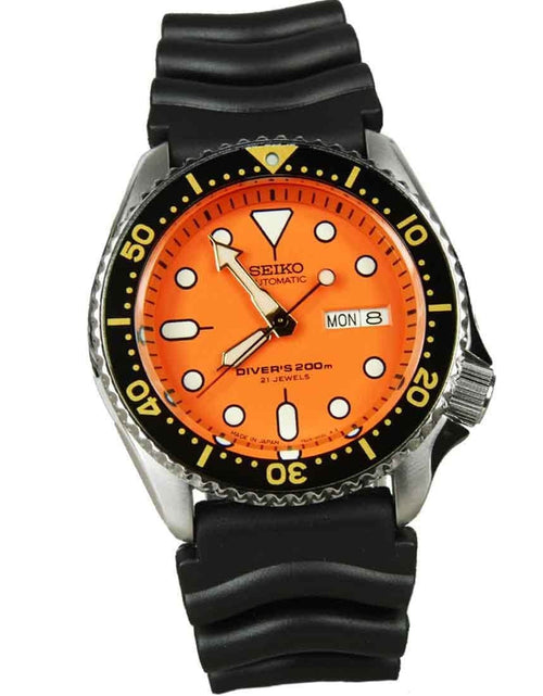Load image into Gallery viewer, Seiko Automatic 21 Jewels Mens Dive Watch w/ EXTRA STRAP SKX011J SKX011J1
