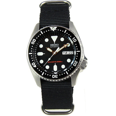 Seiko Analog Automatic Male Divers Watch w/ Extra Nylon Strap SKX013K1 SKX013K