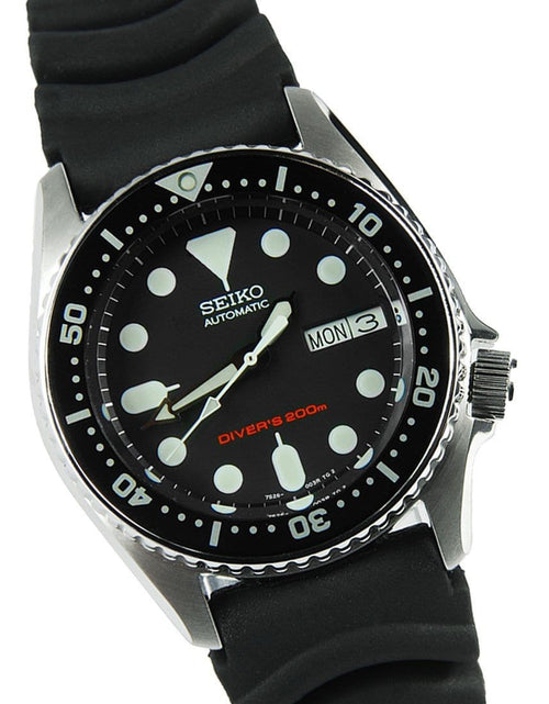 Load image into Gallery viewer, Seiko Automatic Rubber Watch with Additional Band SKX013K1 SKX013
